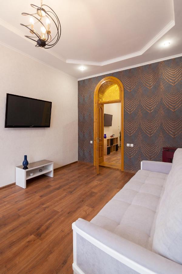 Leogrand Apartments Panteleimona Kulisha 27 リヴィウ エクステリア 写真