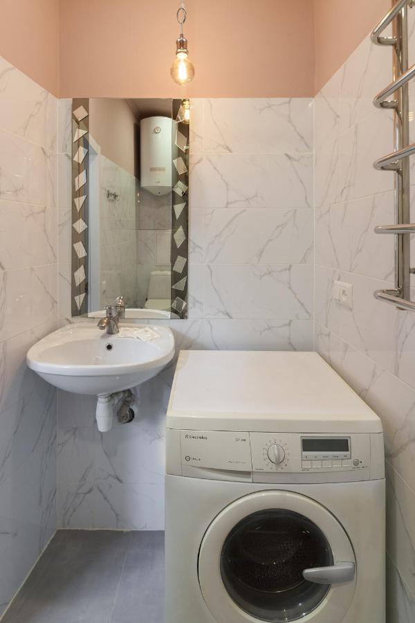 Leogrand Apartments Panteleimona Kulisha 27 リヴィウ エクステリア 写真