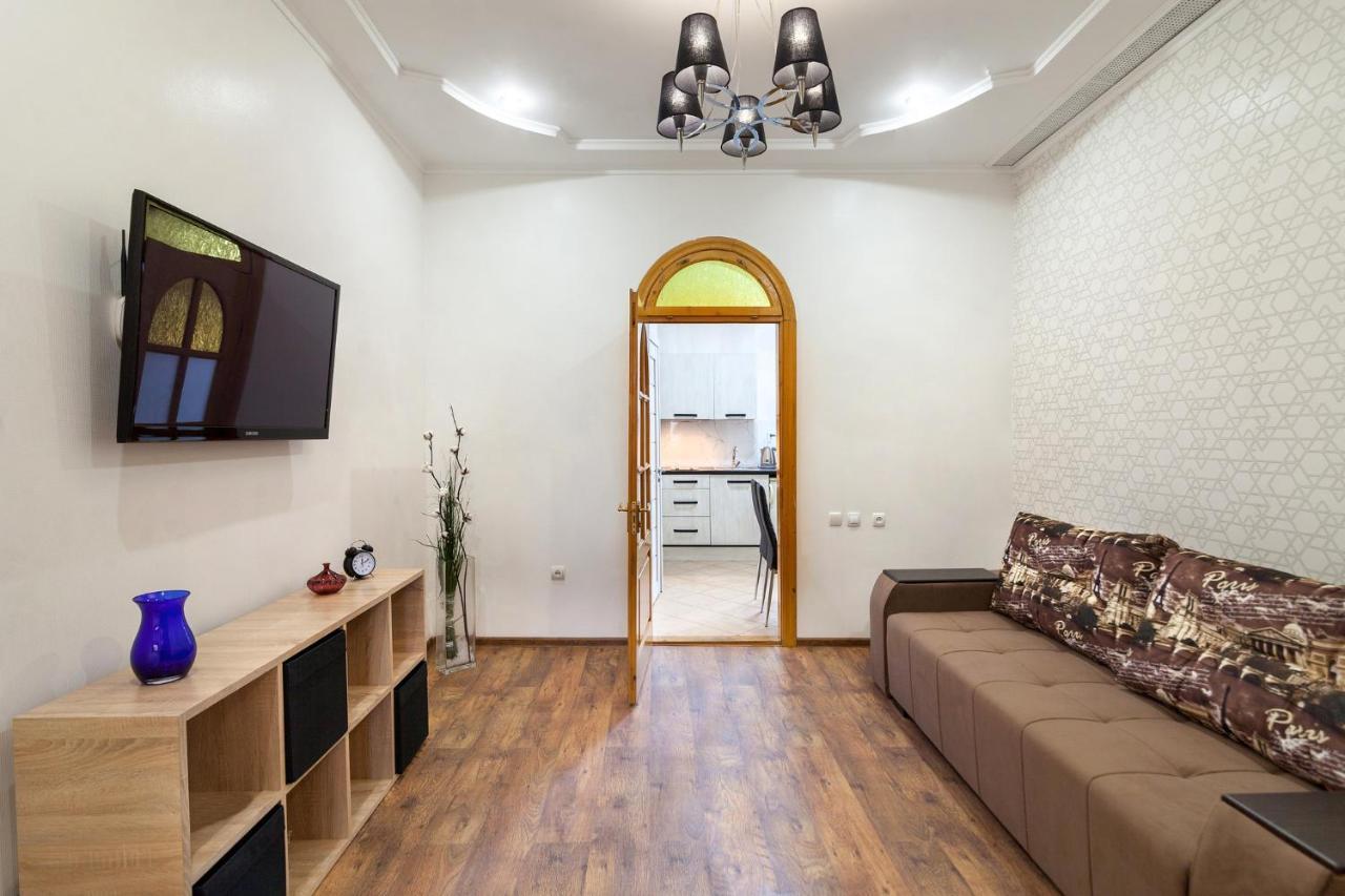 Leogrand Apartments Panteleimona Kulisha 27 リヴィウ エクステリア 写真