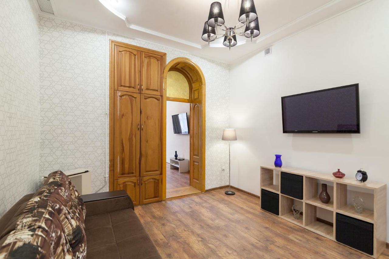 Leogrand Apartments Panteleimona Kulisha 27 リヴィウ エクステリア 写真